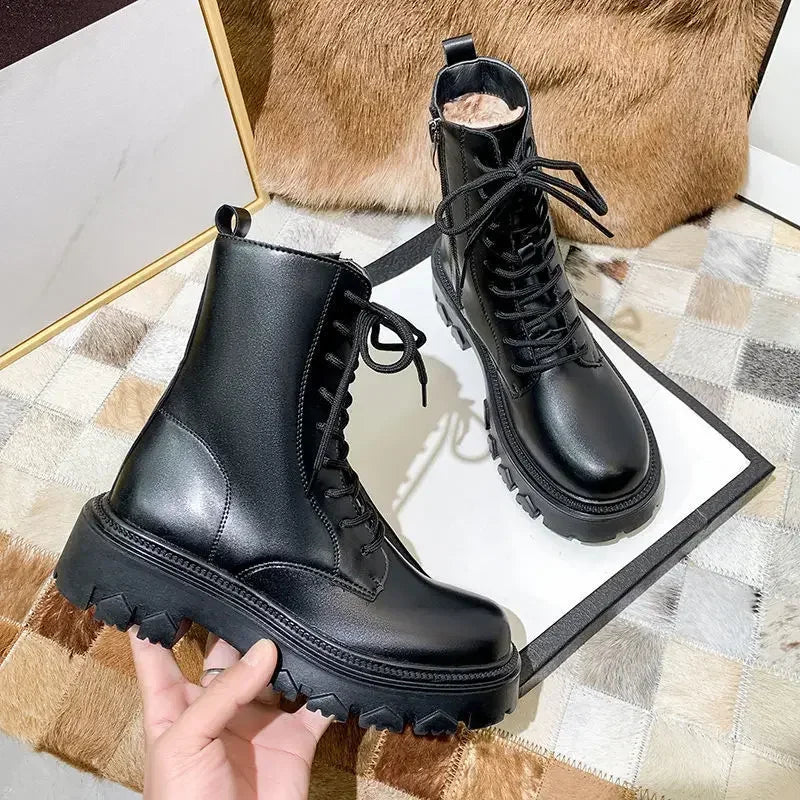 Valenzora | Waterproof lace-up boots with fur lining