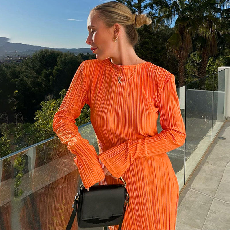 Valenzora - Fitted midi dress with long sleeves for women