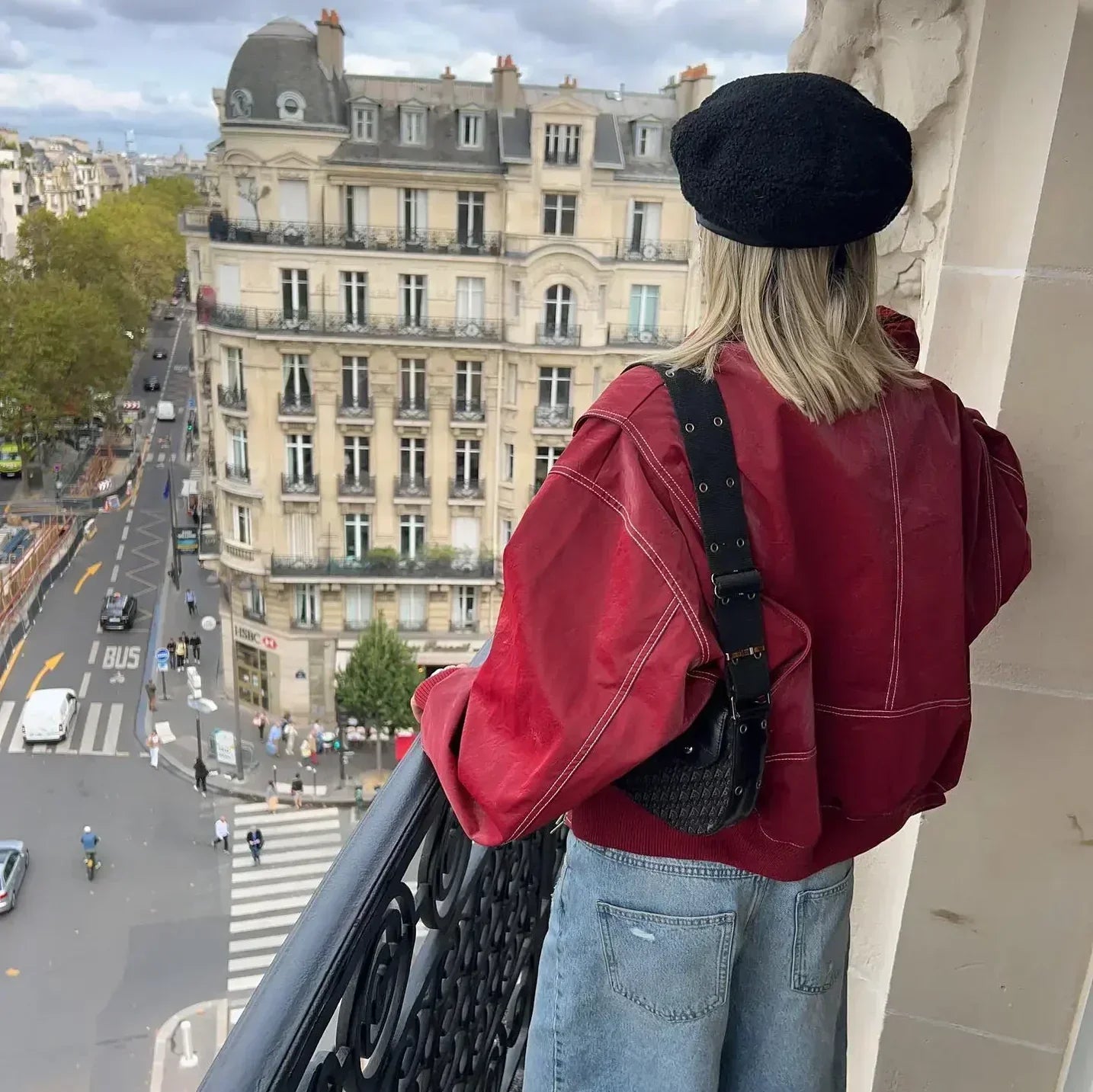Valenzora | Oversized leather jacket with urban flair