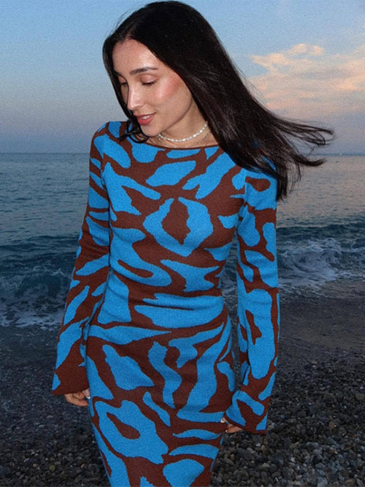 Valenzora | Stylish long knitted dress with long sleeves