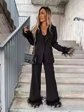 Valenzora - Elegantes Damen-Blazer- und Hosen-Set mit Federn