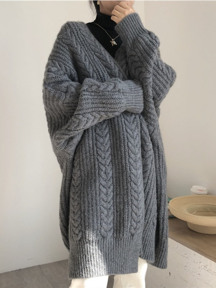 Long women's cardigan for autumn