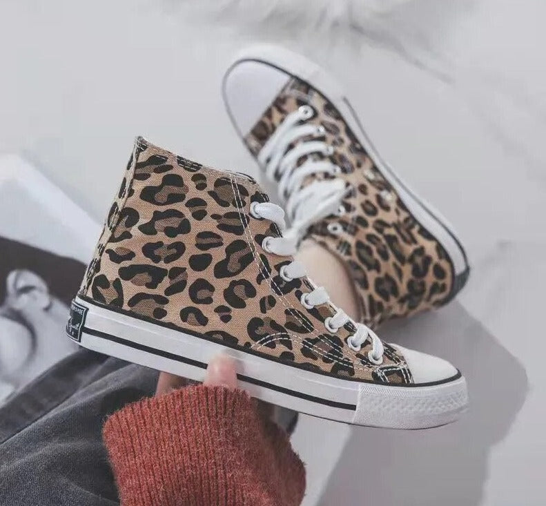 Valenzora | Panther Stylish Orthopedic Sneakers