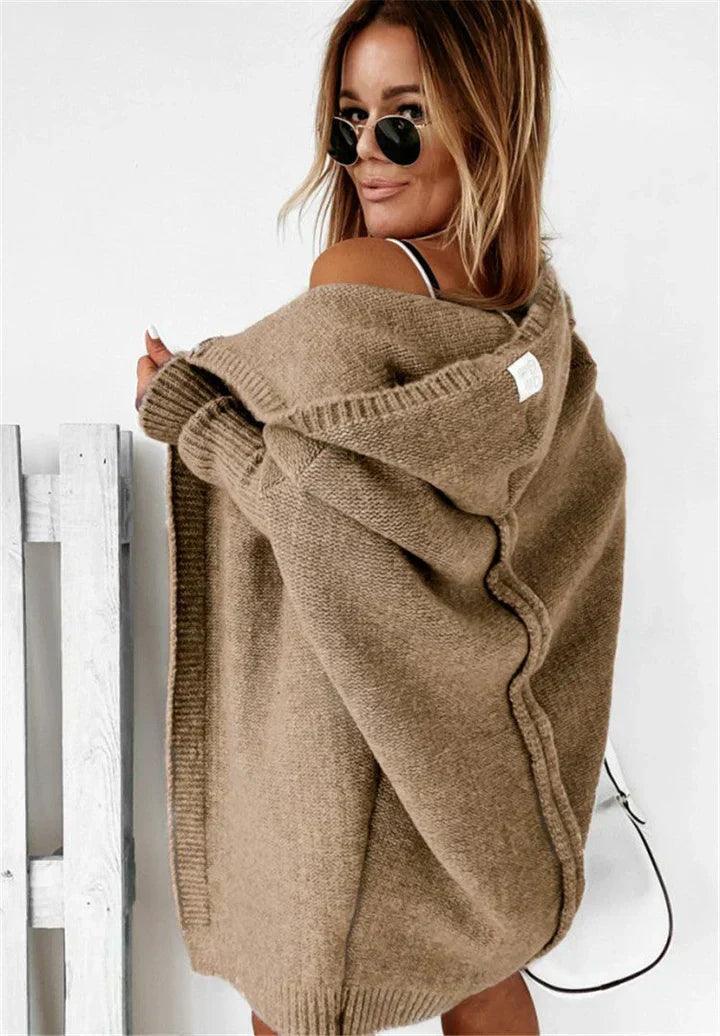 Valenzora | Superweiche Strickjacke mit Taschen und Kapuze für Damen