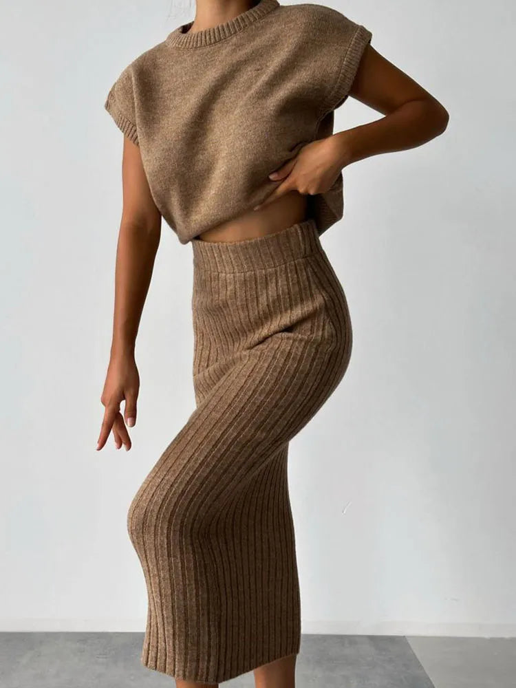 Valenzora - Women's Set - Sleeveless top and long skirt, stylish and versatile