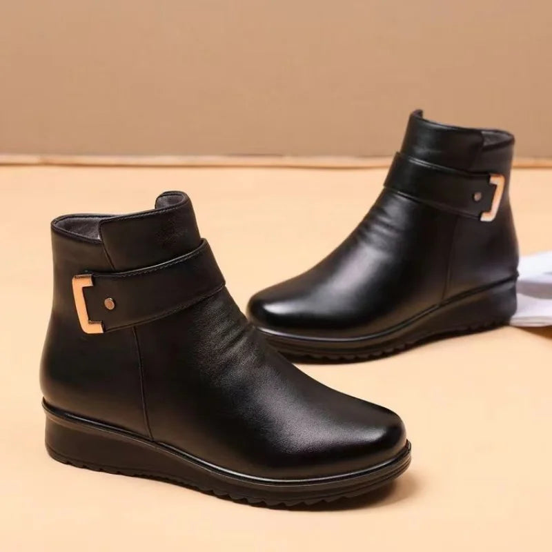 Valenzora - Elegant ankle boots with warm lining