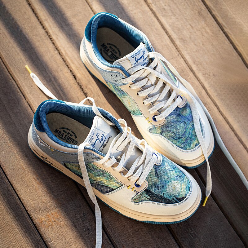 Valenzora | Von Van Goghs Sternennacht inspirierte Sneaker