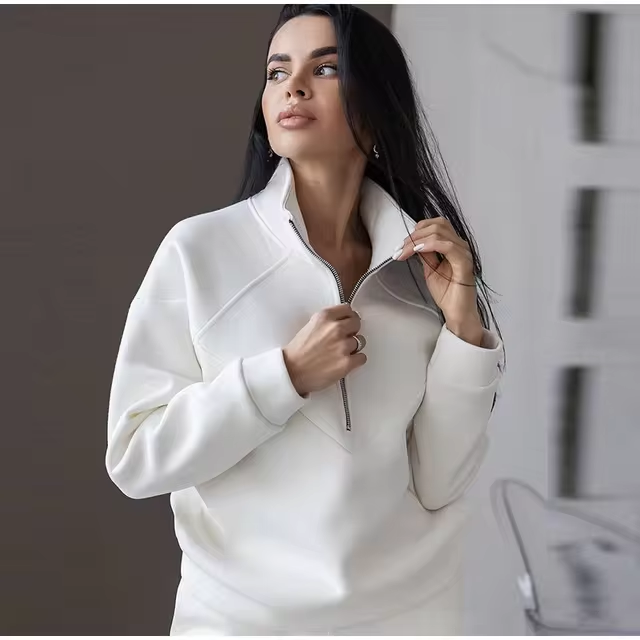 Valenzora | Comfortable tracksuit set with long sleeves and zipper