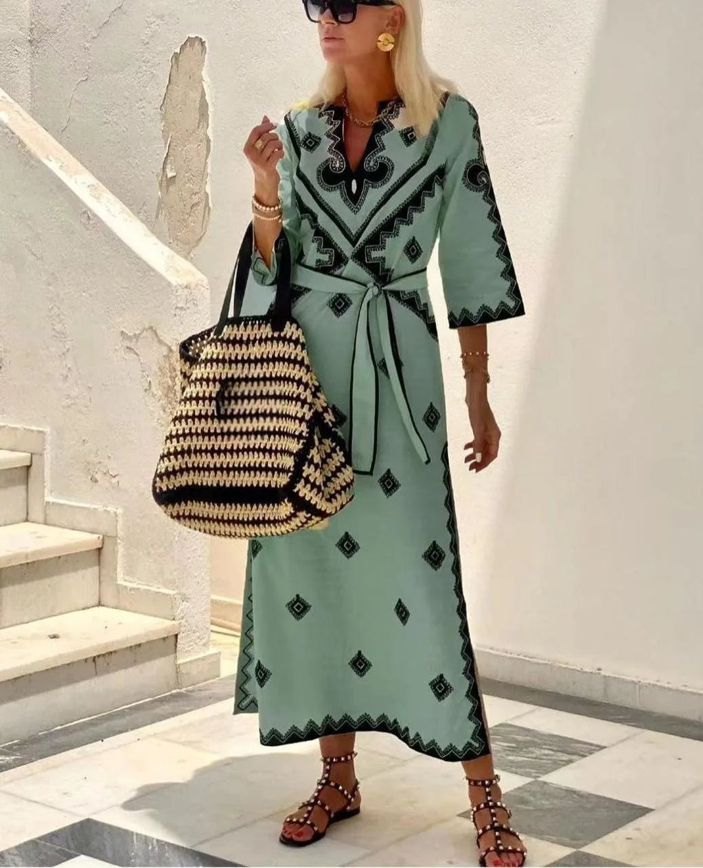 Clara™ – Locker geschnittenes Kleid mit Gürtel