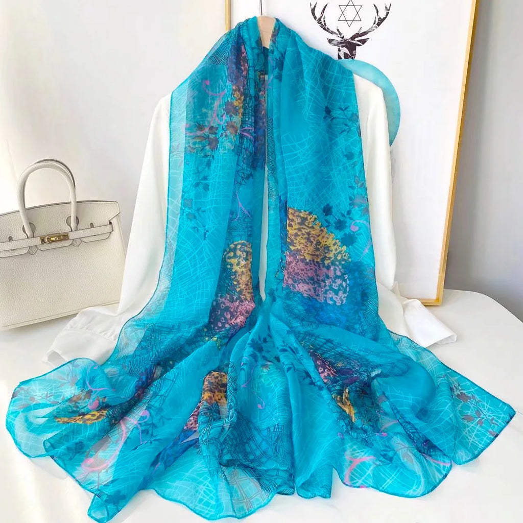 Valenzora | Silk scarf with elegant design and soft texture for cold days. Style