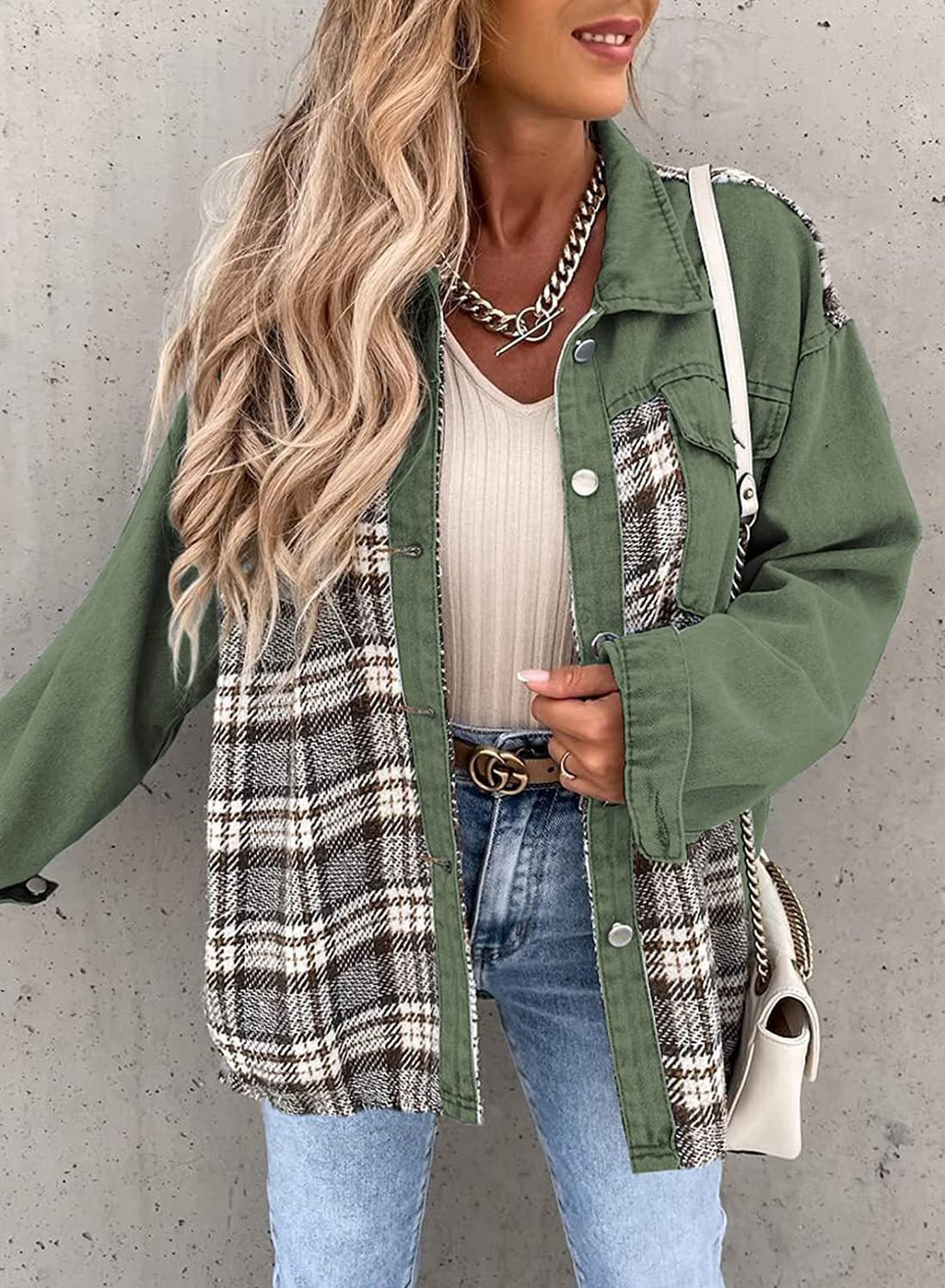 Valenzora - Denim jacket with long sleeves and button closure