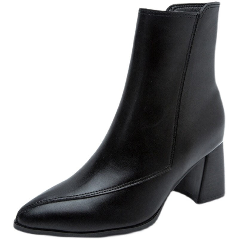 Valenzora Women's ankle boots in style - Slim silhouette for timeless elegance