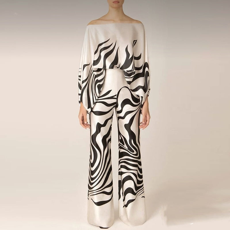 Valenzora | Off-the-shoulder set with a striking pattern