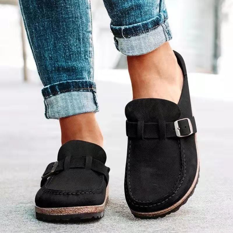 Valenzora | Suede sandals with buckle detail for women