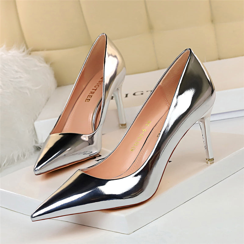Valenzora | Metallic Heels with Pointed Toe