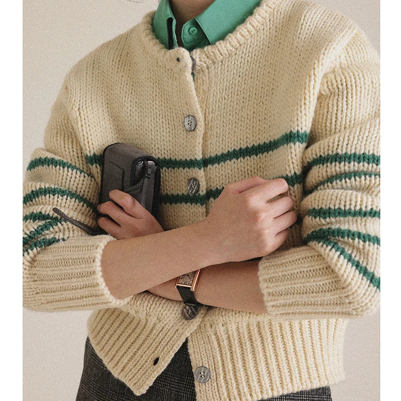 Gestreifter Strickcardigan-Mantel