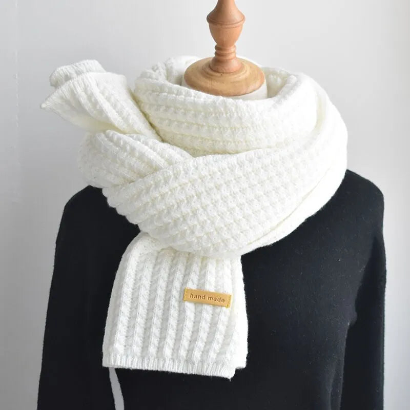 Valenzora | Kuscheliger Schal aus gestrickter Wolle