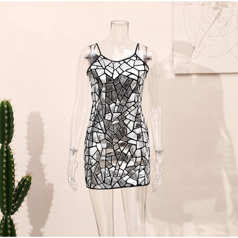 Valenzora | Just stand there and stare at the minidress