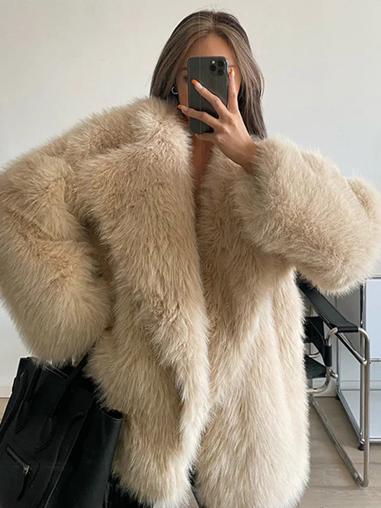 Valenzora - Slim Faux Fur Coat