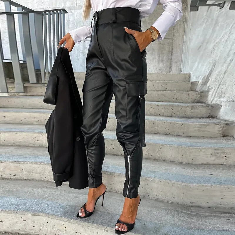 Valenzora | Moderne vegane Lederhose mit