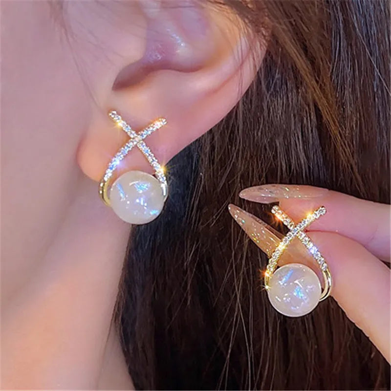 Valenzora | Gold-colored pearl stud earrings