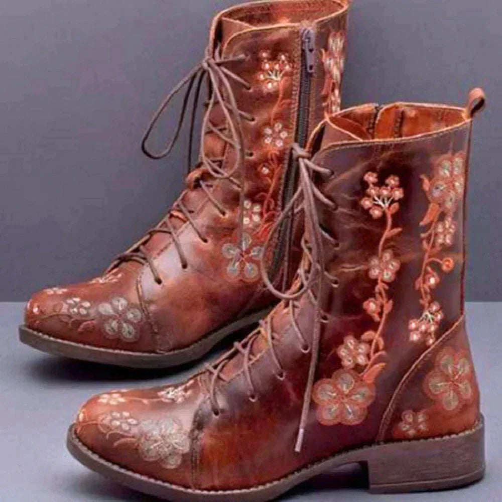 Retro-Stiefel mit Ethno-Stickerei