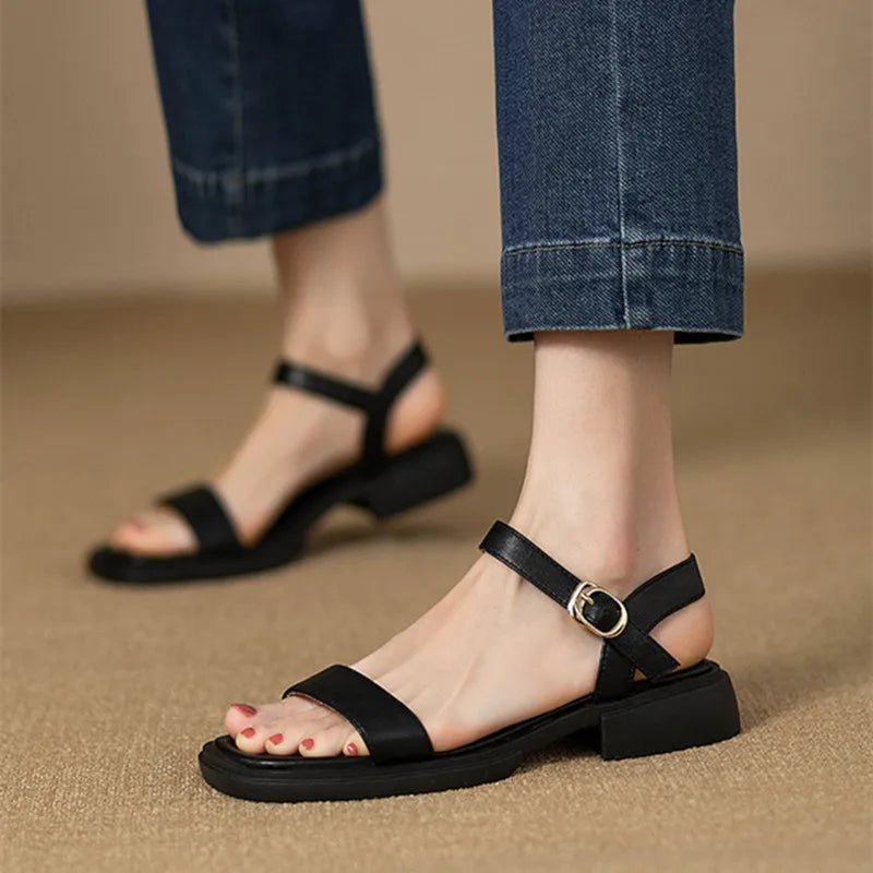 Elegant flat sandals