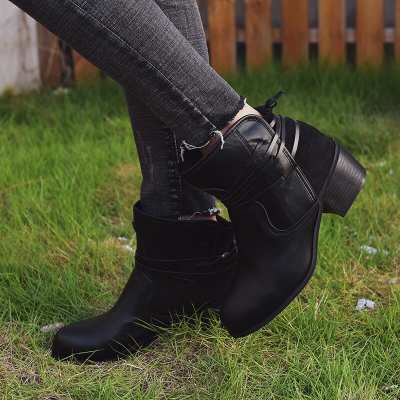 Women's Vintage Lace-Up Boots