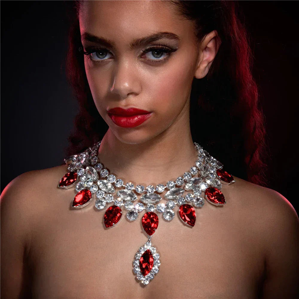 Valenzora | Boho Silber Luxus Strass Wassertropfen Anhänger Choker für Damen Sexy Kristall Halskette Statement Halskette Schmuck Accessoire