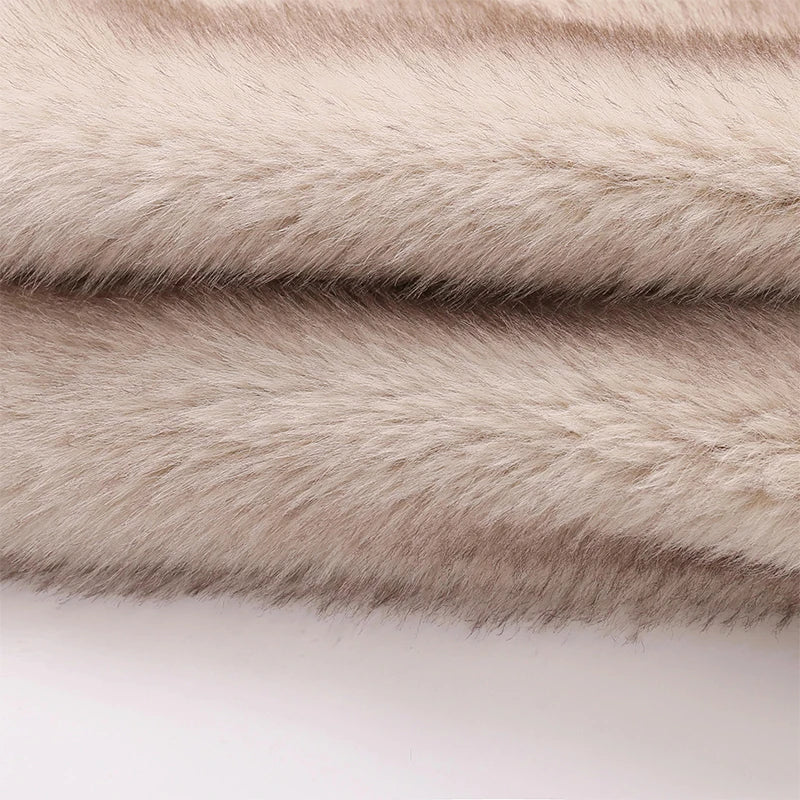 Valenzora – Ausgefallene Kunstpelzjacke für Damen
