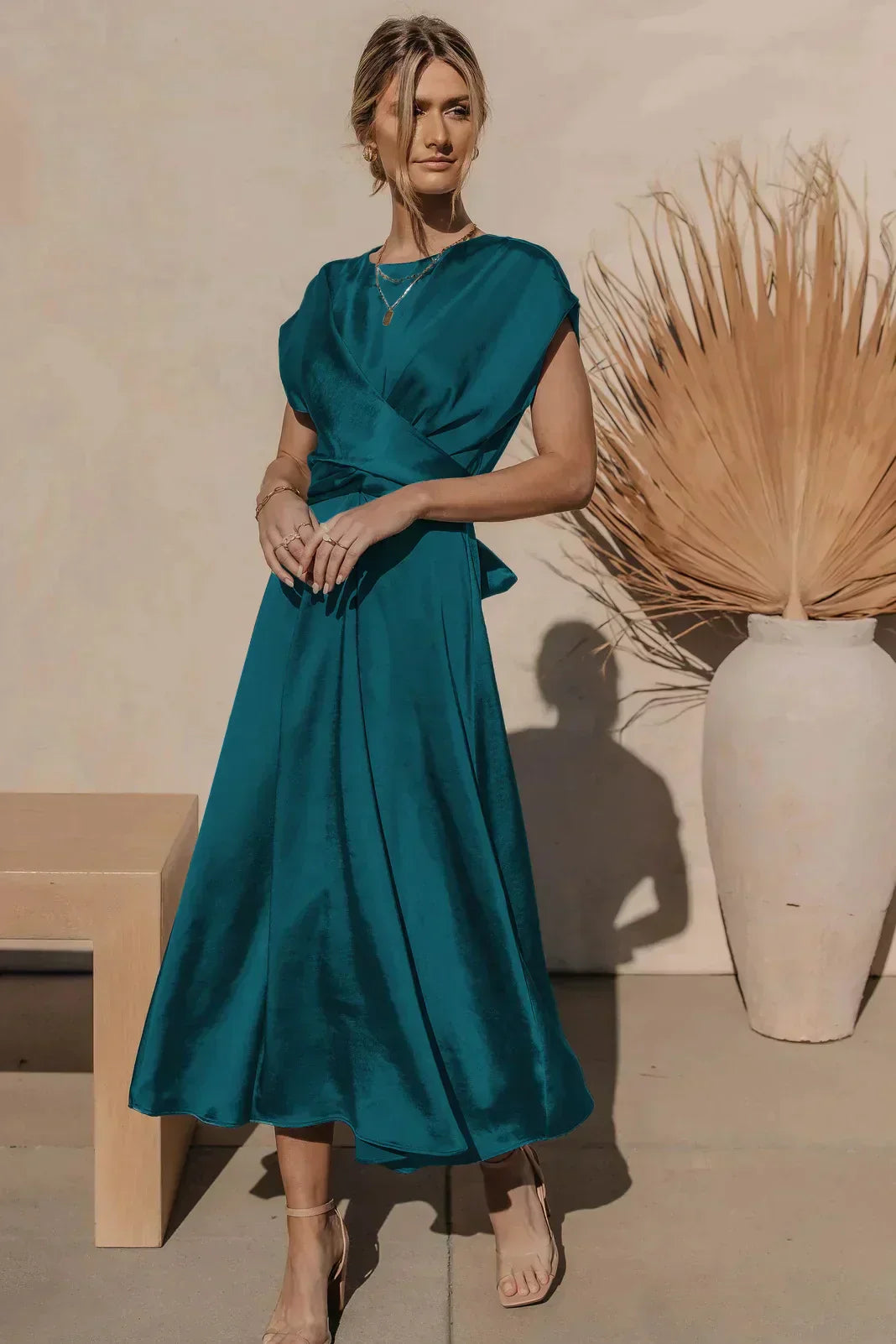 Valenzora | Elegant party dress made of satin silk