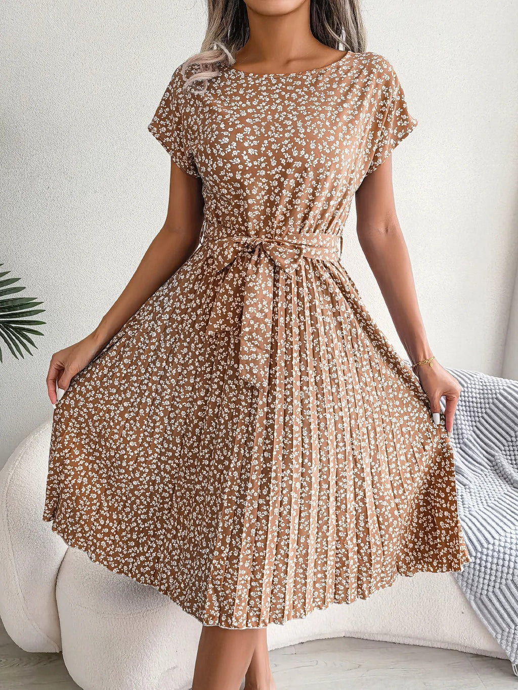 Veronica™ - Summery chiffon dress with floral pattern