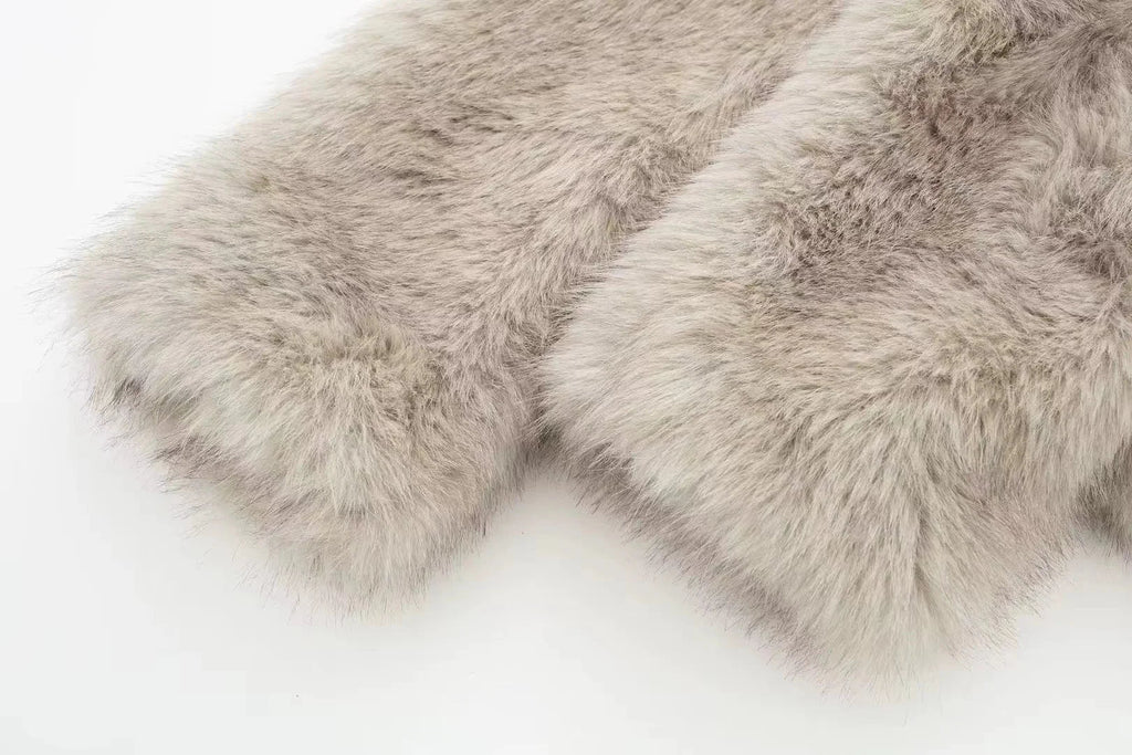 Valenzora | Warme Felljacke für Damen in stilvollem Design