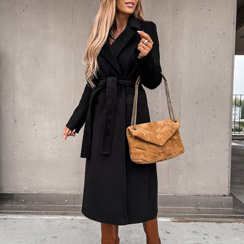 Valenzora Elegant wool coat with belt