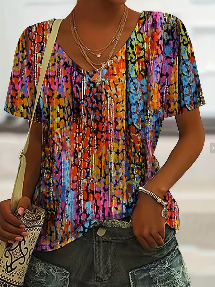 Valenzora | Vibrant retro V-neck T-shirt for women