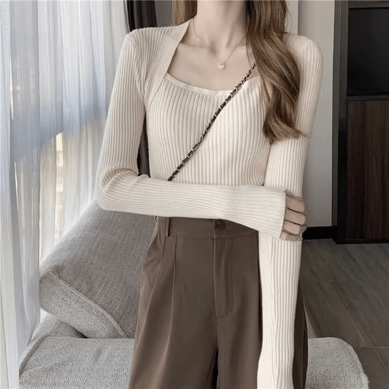 Valenzora | Soft, warm knit sweater with square collar