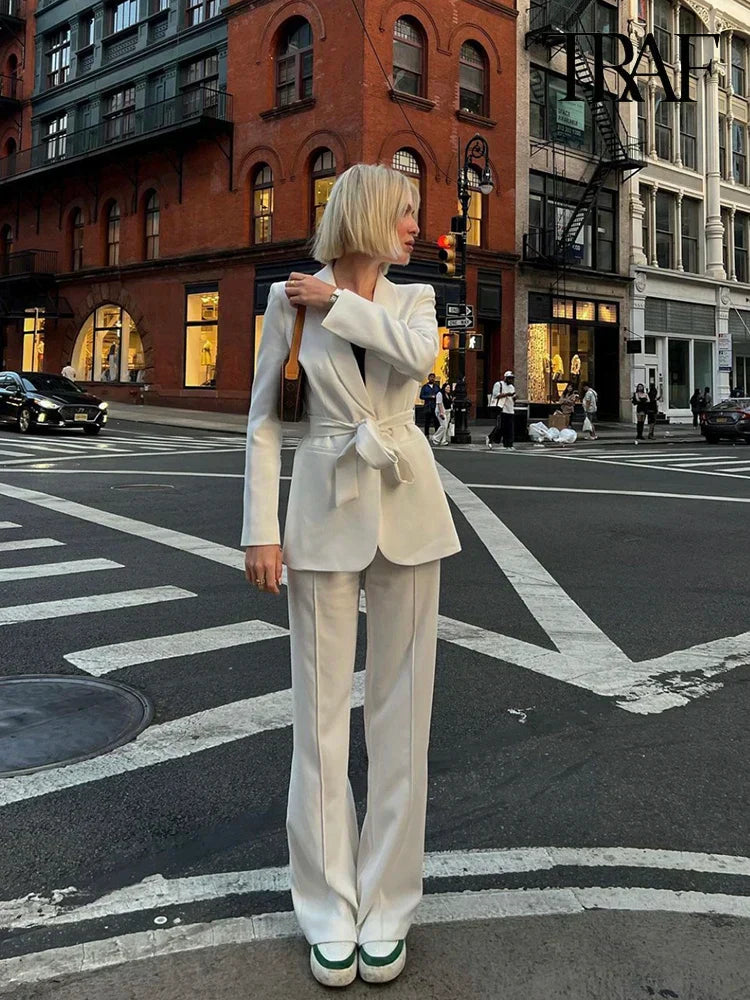 Valenzora | Damen Freizeit-Blazer, schicke Oberbekleidung, elegante Schlaghose, Langarm, V-Ausschnitt, Gürtel, Büro-Pendler-Anzugset
