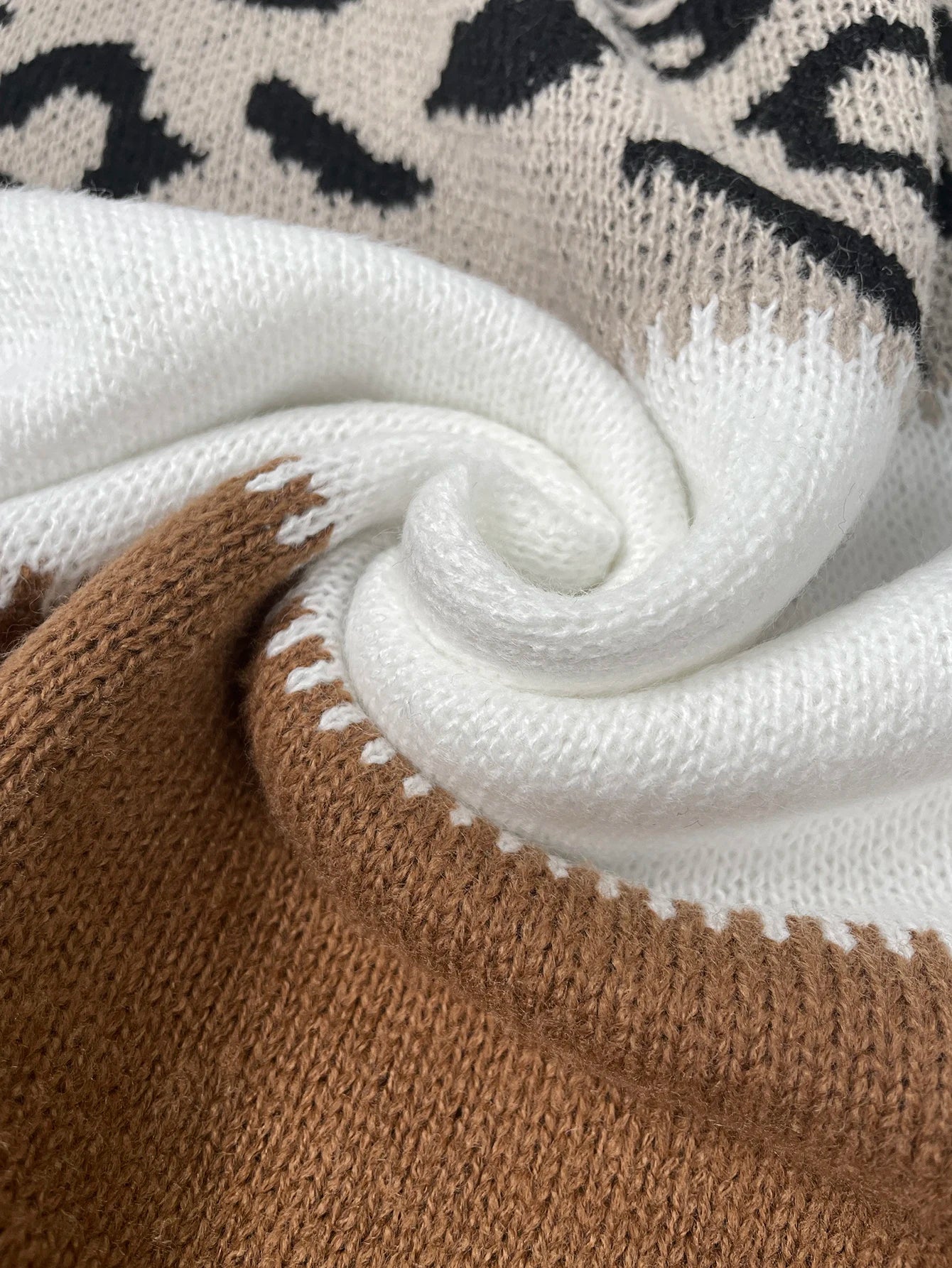 Valenzora | Cozy Modern Sweater