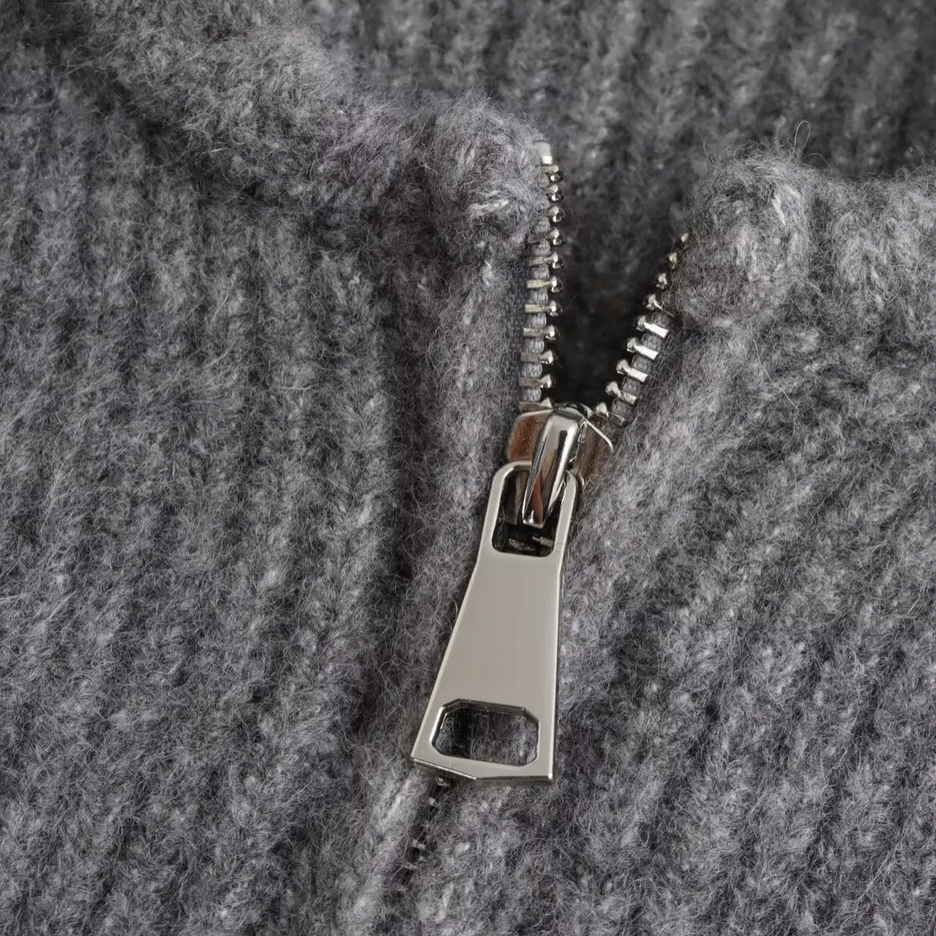 Großer Cardigan mit Reißverschluss