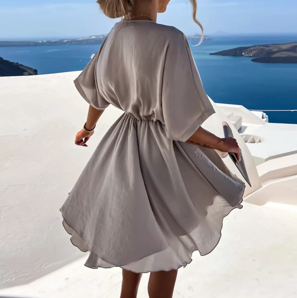 Valenzora | Anmutiges Kleid mit zarten Falten