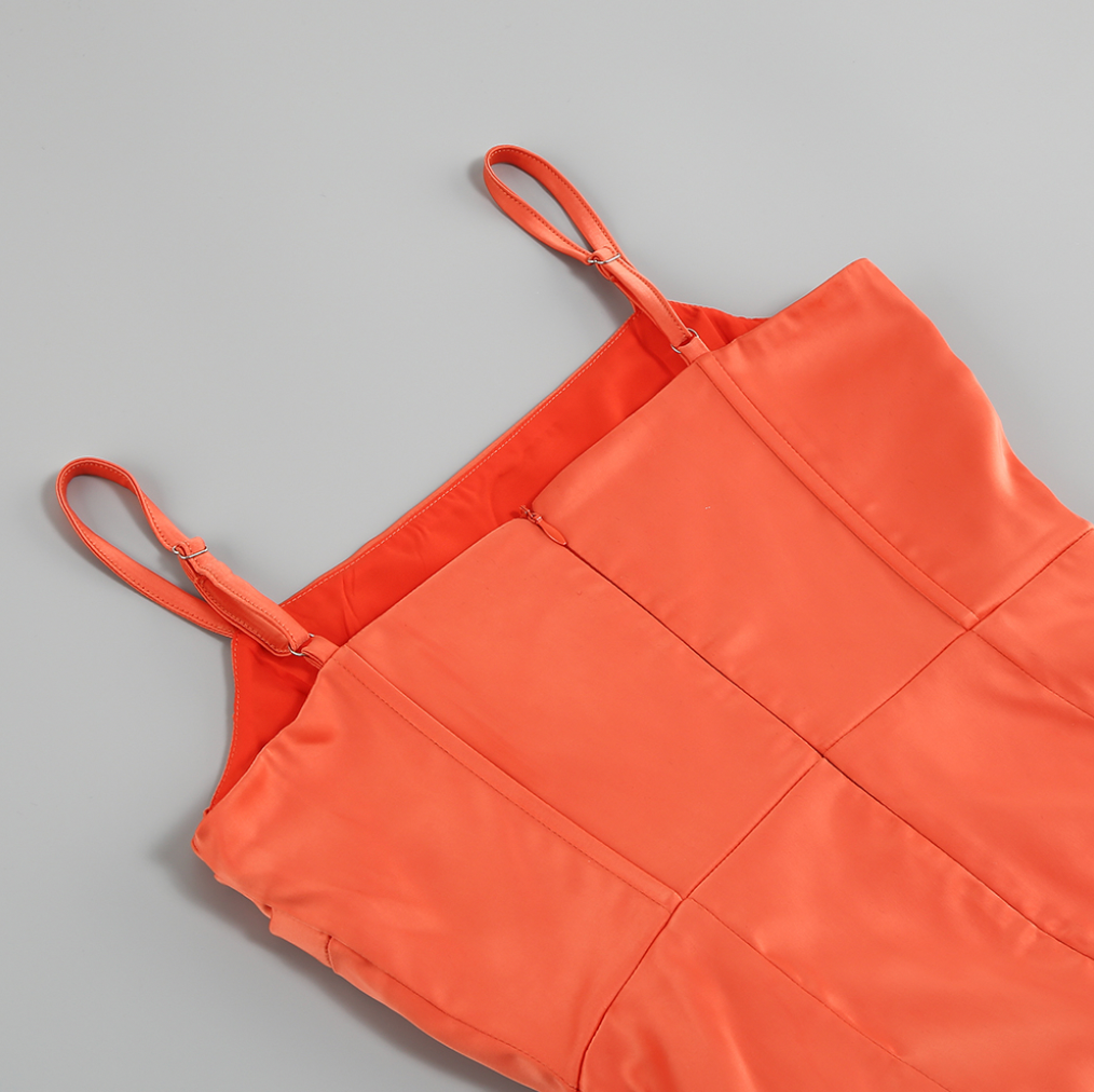 Satin-Minikleid mit seitlichem Überrock