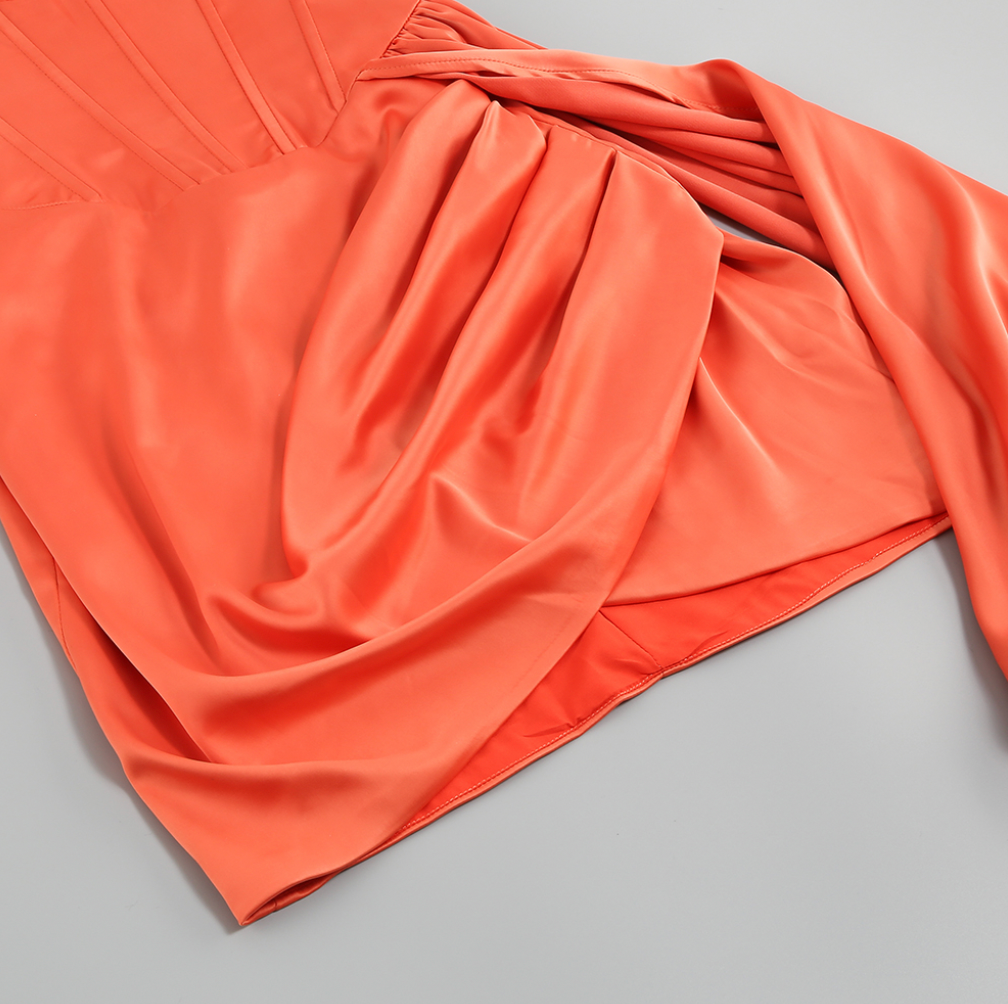 Satin-Minikleid mit seitlichem Überrock