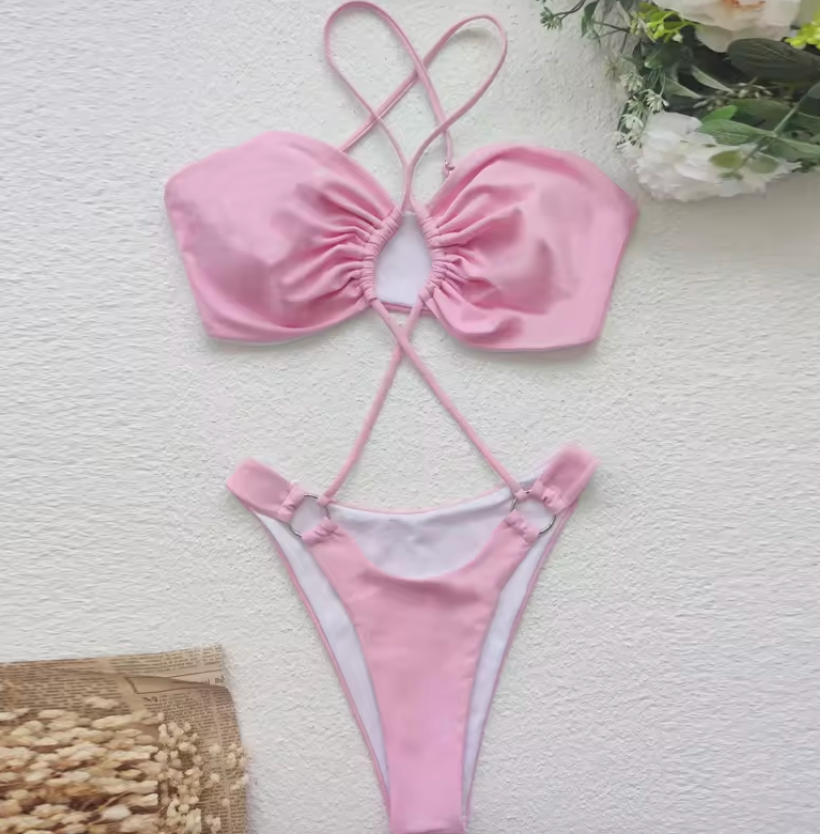 Valenzora | Bikini mit Cut-outs und O-Ring-Detail