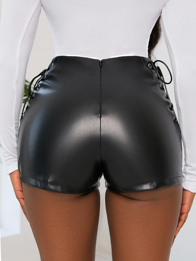 Valenzora | Leather shorts with buckle