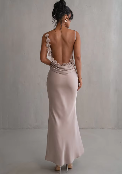 Valenzora | Fashionable floral dress with draped back