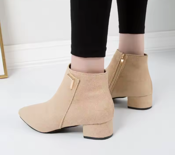 Valenzora | Stiefeletten mit spitzer Zehenpartie und seitlichem Reißverschluss, Damen-Stiefeletten