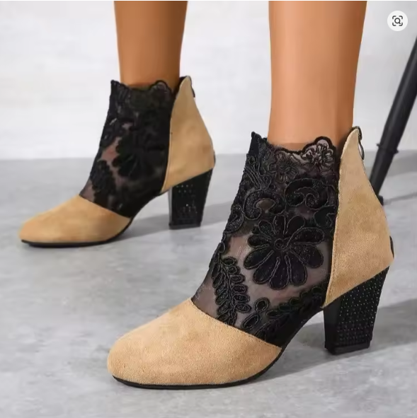Valenzora - Sandals with lace flowers