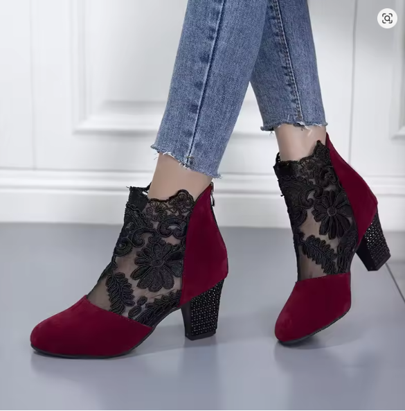 Valenzora - Sandals with lace flowers