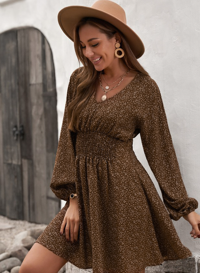 Valenzora | Luxurious shift dress with polka dot pattern