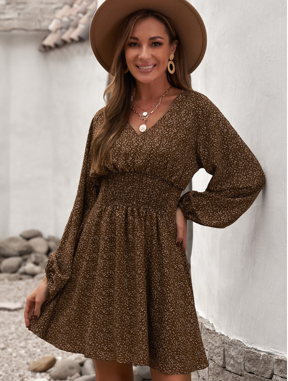 Valenzora | Luxurious shift dress with polka dot pattern